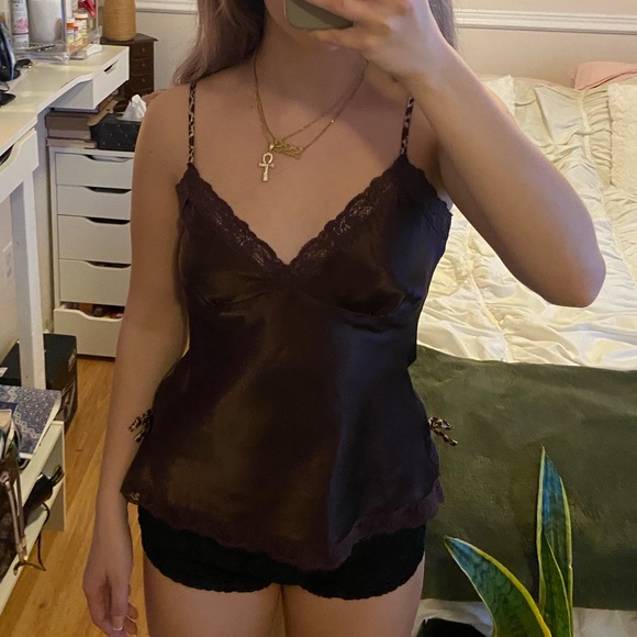 Cutest silky brown top - Picture 3 of 4